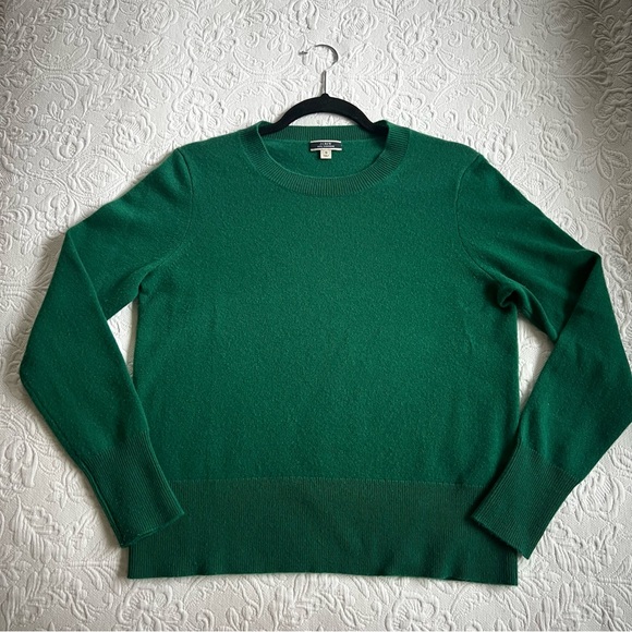 J. Crew Sweaters - J CREW 100% Cashmere Classic Crew Green Sweater Small